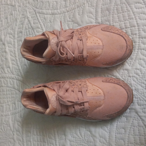 Nike Air Max Hurache size 6Y 7.5W - Picture 2 of 5